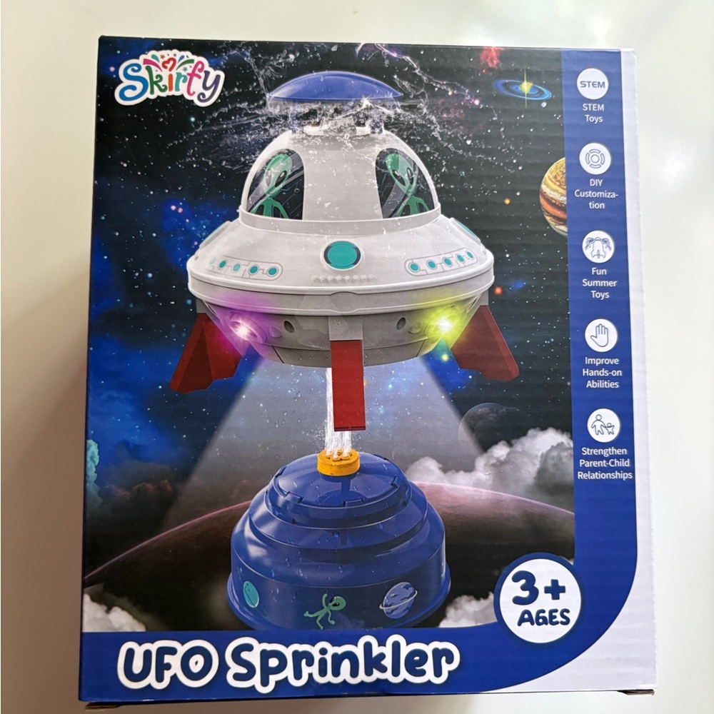 Water Sprinkler for Kids Toys,Outdoor Summer UFO Water Rocket with Light Up L...